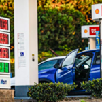 U.S. Oil Prices Soar, Placing Immense Pressure on Ordinary People